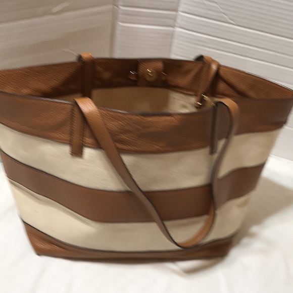 Michael Kors leather and coated canvas tote with pouch and tassel - Picture 3 of 9